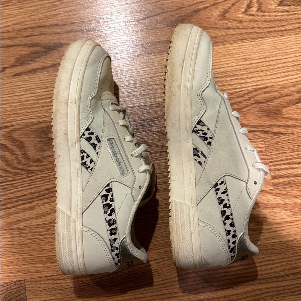 Reebok - Picture 3 of 10